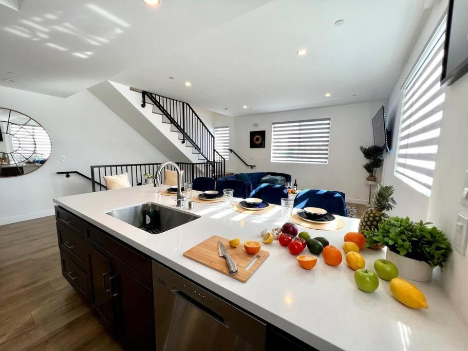 Luxury K-Town Dwelling With Private Rooftop Deck. Los Angeles Exterior photo